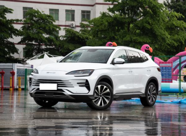 比亚迪宋PLUS压力大了,蓝电E5干到10万以内还有7座可选的?